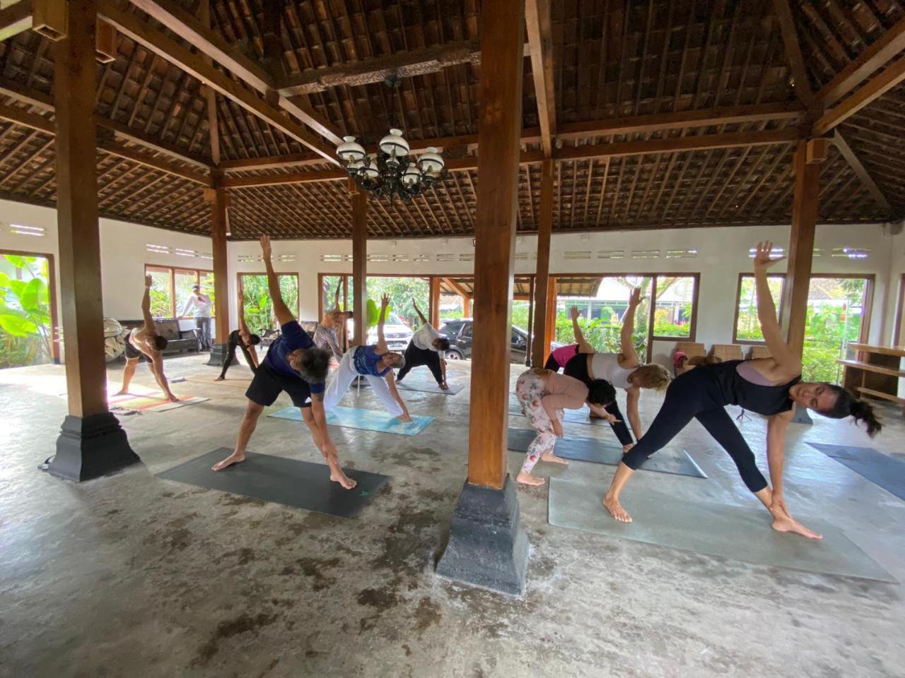 Ohmmstay - Rumah Pendopo Tanjungtirto Exteriér fotografie