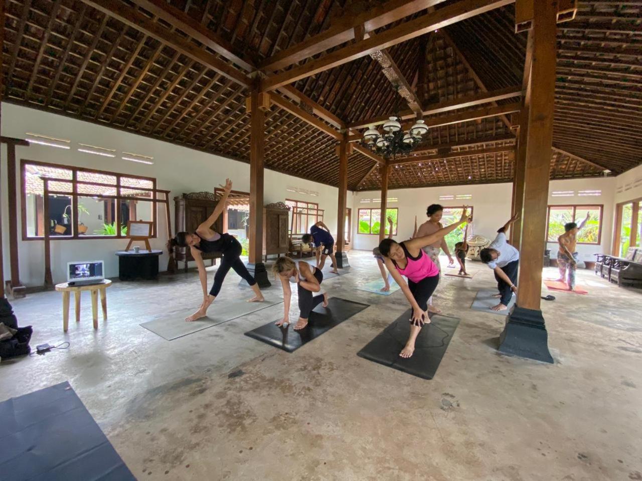 Ohmmstay - Rumah Pendopo Tanjungtirto Exteriér fotografie