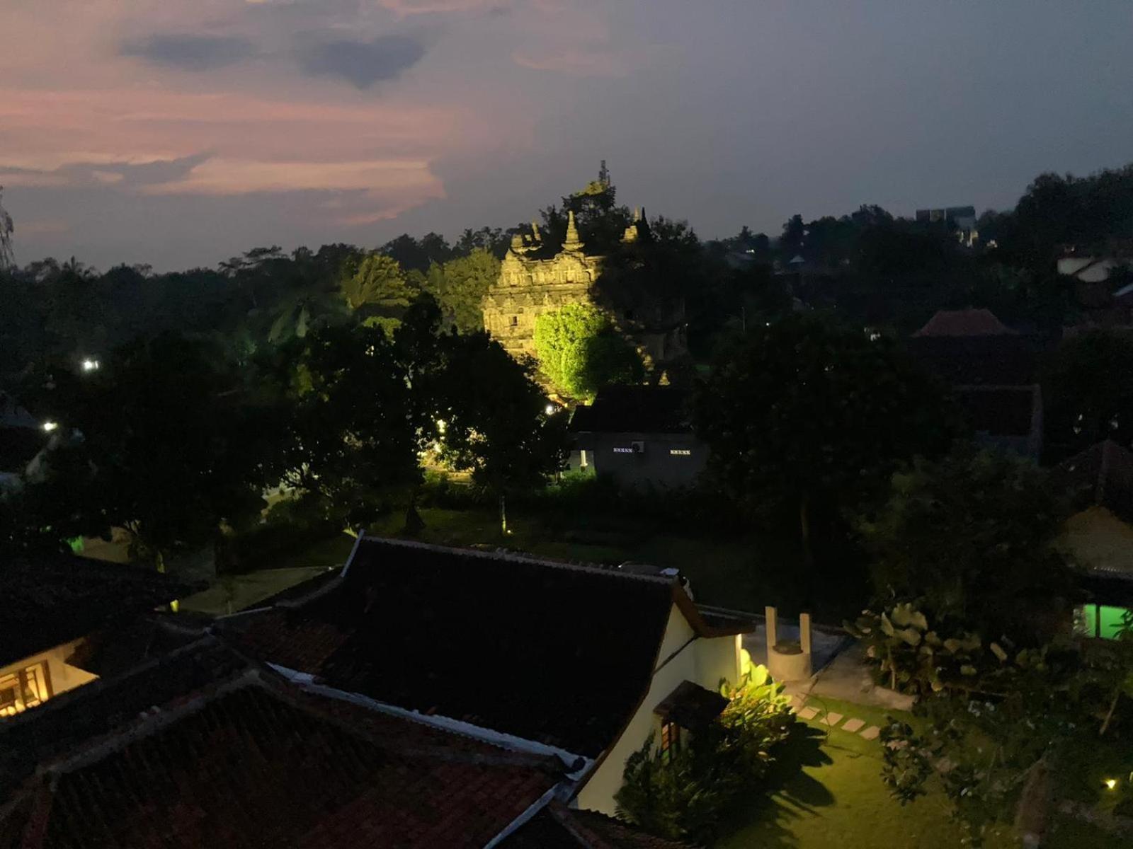 Ohmmstay - Rumah Pendopo Tanjungtirto Exteriér fotografie